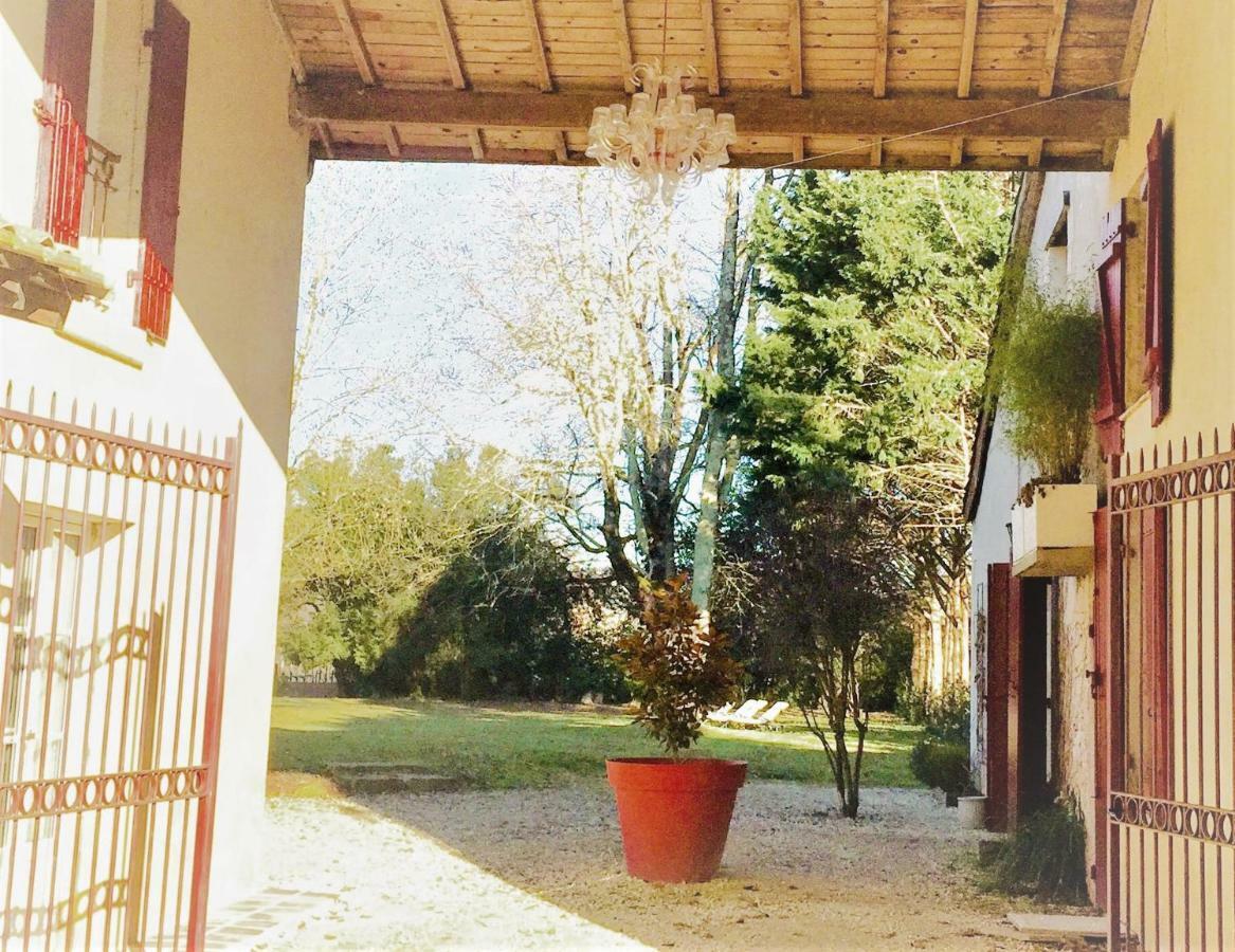 La Carreterie - Maison De Famille{S} Pineuilh Exterior photo